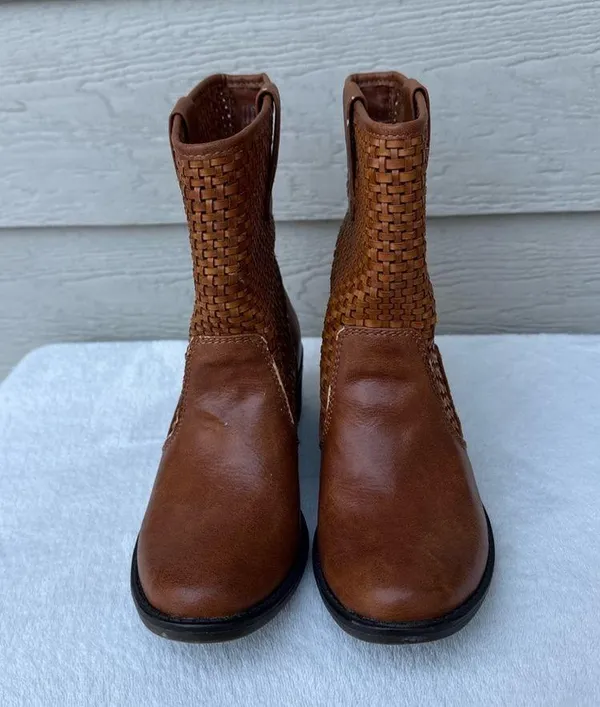 Bare Traps cowgirl ankle boots - Image 2
