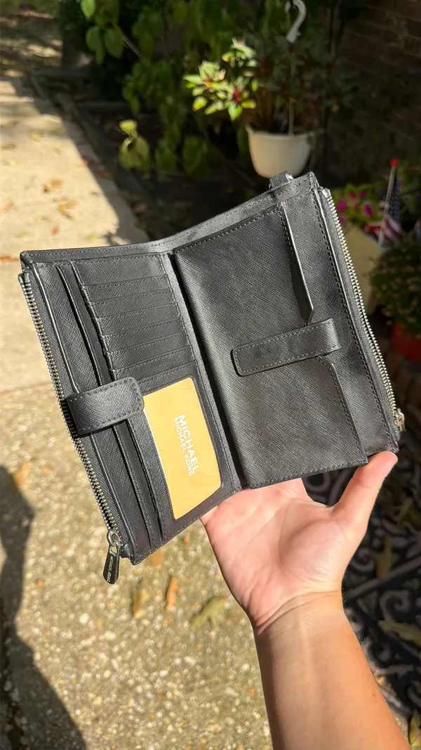 Michael Kors Wallet - Image 4
