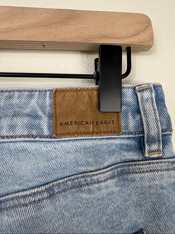 American Eagle Strigid Mom Jeans Women’s Size 4 Cotton Blue Denim High Rise - Image 8