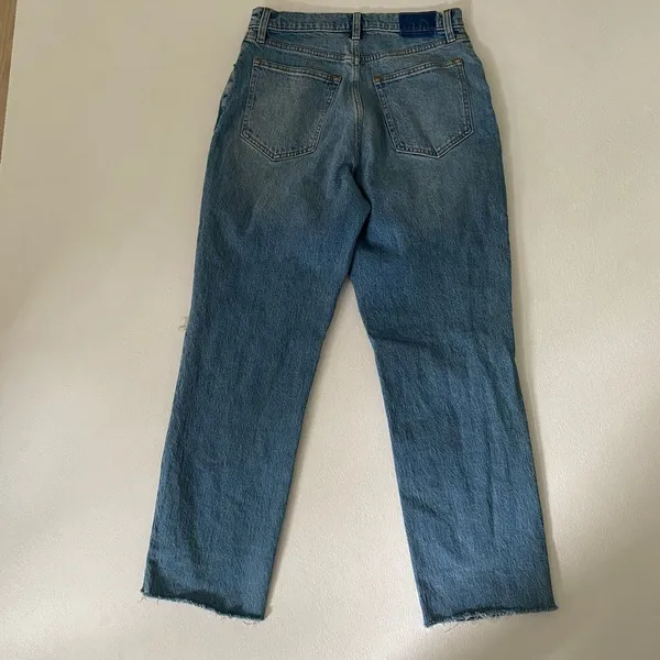 Abercrombie & Fitch 90s Straight Jeans 23/000 Mid Rise Raw Hem Light Wash - Image 3