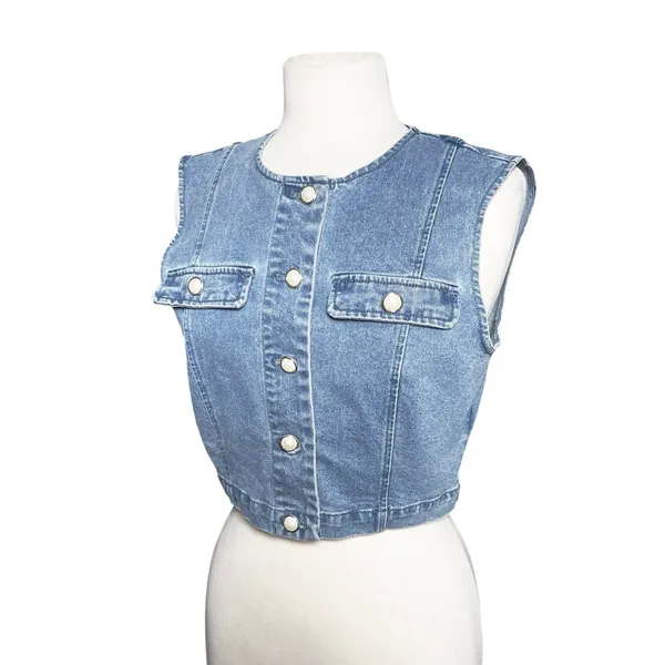 HOUSE OF HARLOW Women’s Cropped Denim Vest Faux Pearl Button Front - Image 3