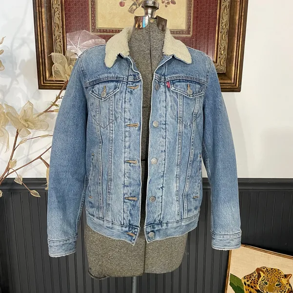 Levi's Premium Ex-Boyfriend Sherpa Lined Trucker Denim Jacket - Sz Med 🧡🎀 - Image 3