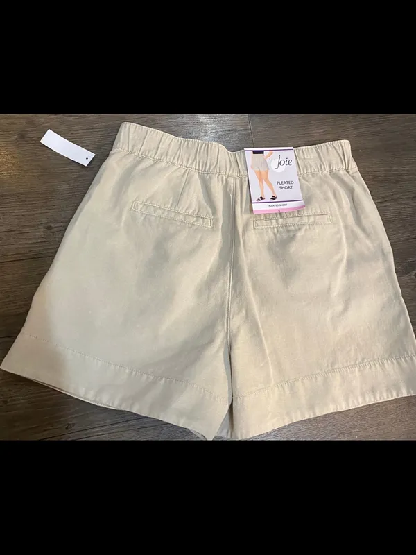 Joie Women's Pleated High-Waist Shorts in Light Tan. Size Medium - Image 3