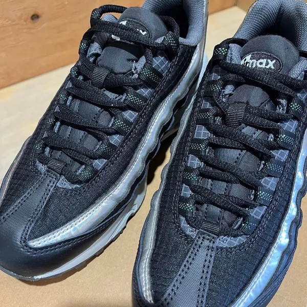 Nike Women's Black and Grey Trainers - Image 3