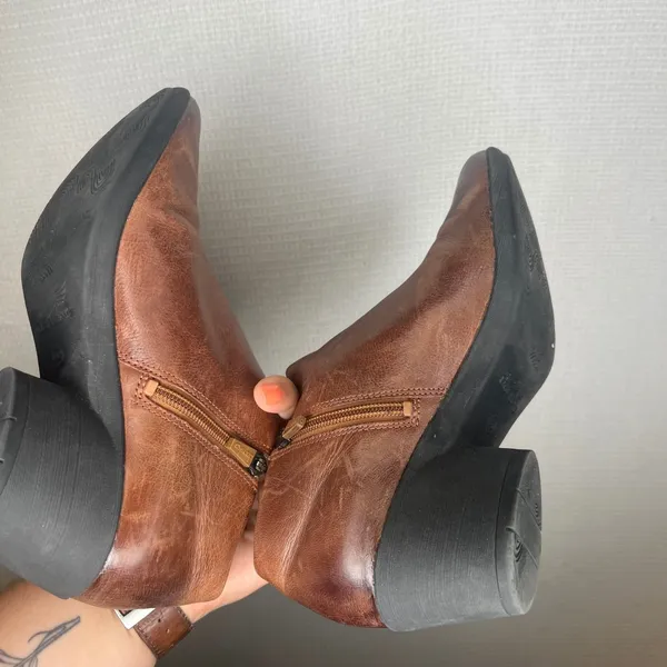 Dansko Brown Leather Ankle Booties Block Heel Side Zip Shooties Womens 38 - Image 7
