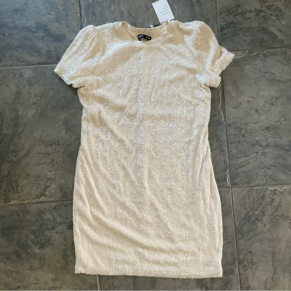 NWT Generation Love Puff Sleeve Donna Sequin Mini Dress‎ in Shell Sz Medium - Image 2