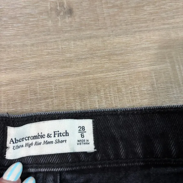 Abercrombie & Fitch Black Jean Shorts Ultra High Rise Mom Shorts Size 28 / 6 - Image 3
