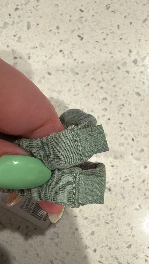 Lululemon 2pk Skinny Scrunchies/Hair Ties Green - Image 3