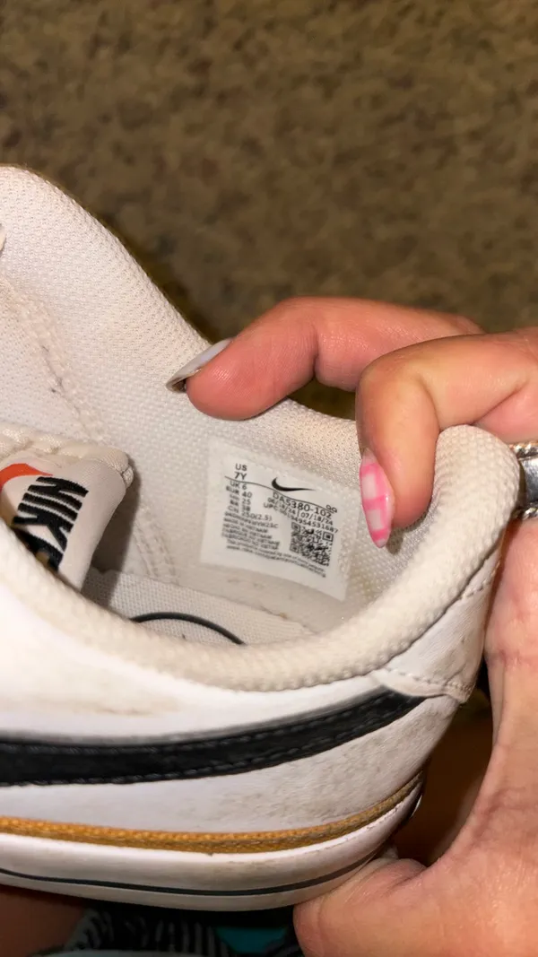 Nike shoes - Image 5
