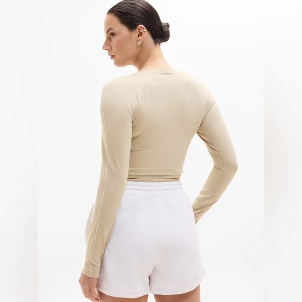 Athleta Transcend‎ Long Sleeve Crop Top cream Scoop Neck Size XS NWT - Image 2