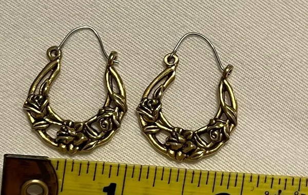 Vintage Pierced Gold Tone U Shape Hanging Earrings with Rose Design - Image 3