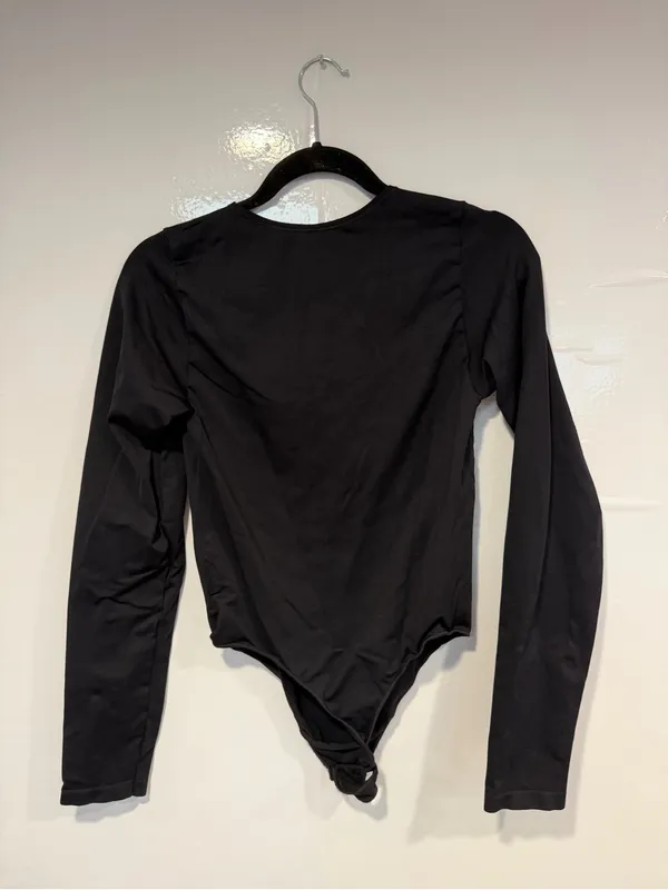 Black Babaton Aritzia‎ Long Sleeve Bodysuit - Image 3