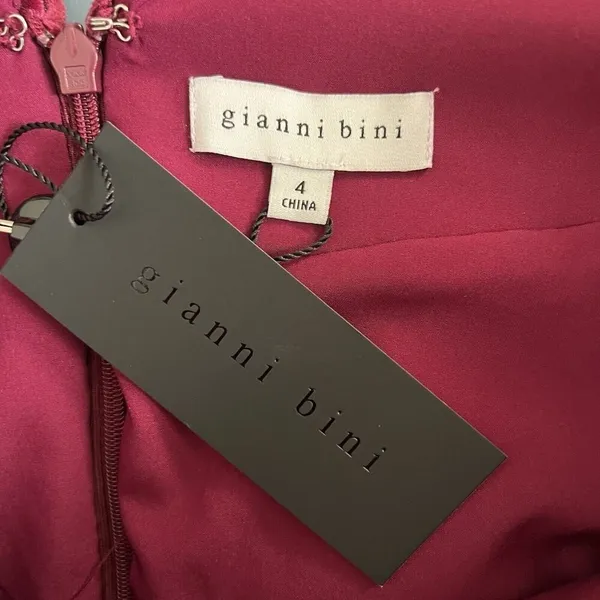 NWT Gianni Bini Mariah 3/4 Sleeve‎ Plunging V-Neck Burgundy Velvet A-Line Dress - Image 7