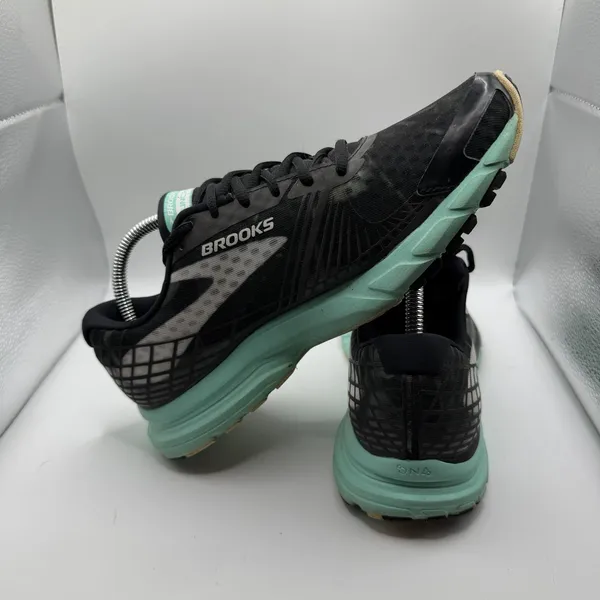 Brooks Women's Launch 3 Black/White/Ice Green Running Sneaker 10 B (M) - Image 5