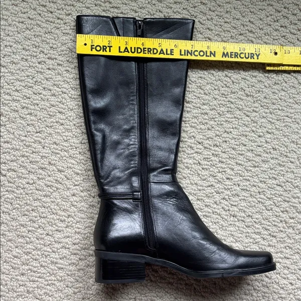 Naturalizer BNWOT knee high black leather boots. Never worn. With box. Size 7. - Image 6