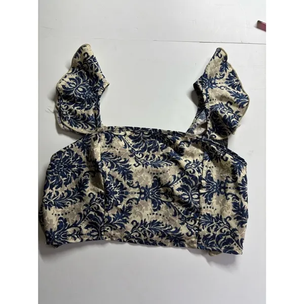 Source Unknown Floral Square Neck Crop Top in Navy and Cream - Image 2