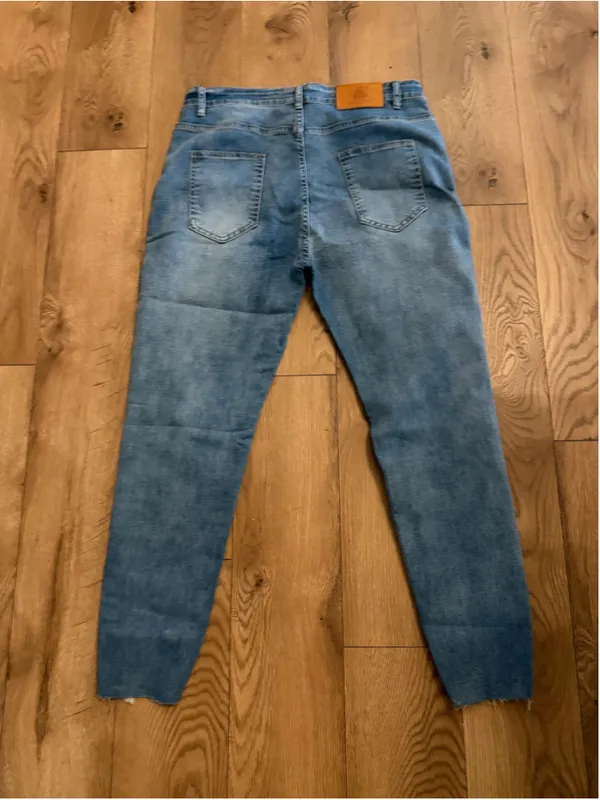 NEW High Rise Skinny Stretch Button Ripped Jeans 14 - Image 2