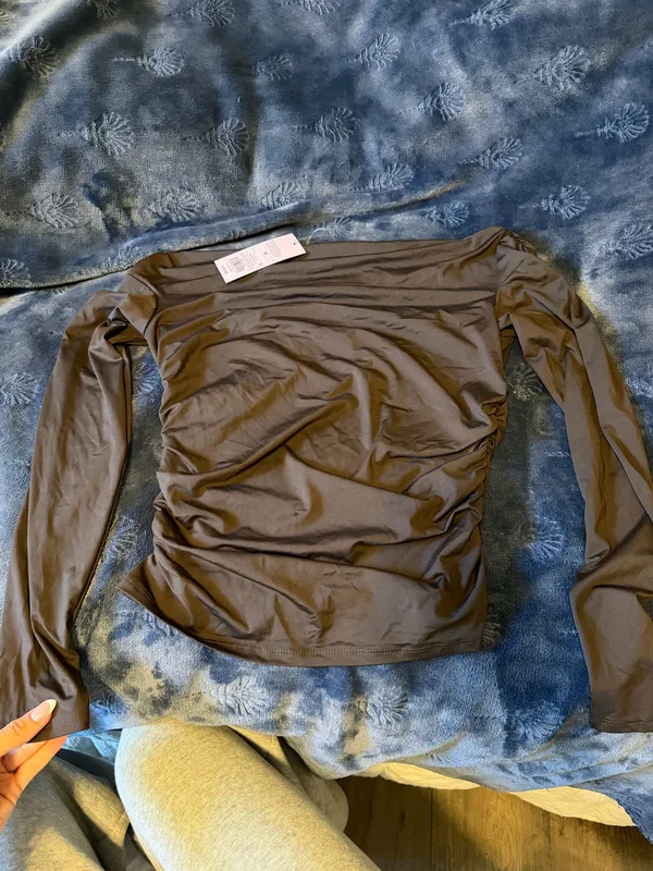 Wild Fable Off-The-Shoulder Top Long Sleeve Brown - Image 5