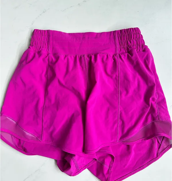 Lululemon Hotty Hot Shorts 4" High-Rise - Image 2