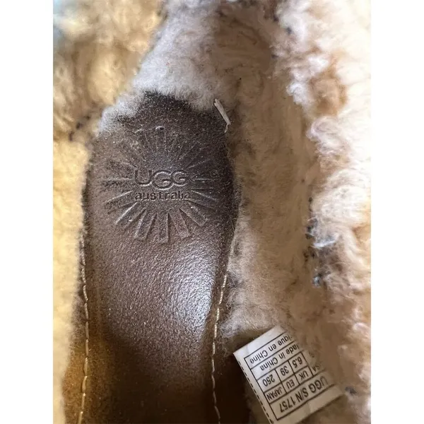 UGG Australia Unisex Black Sheepskin Slip-On Loafers Casual Shoes - Image 4