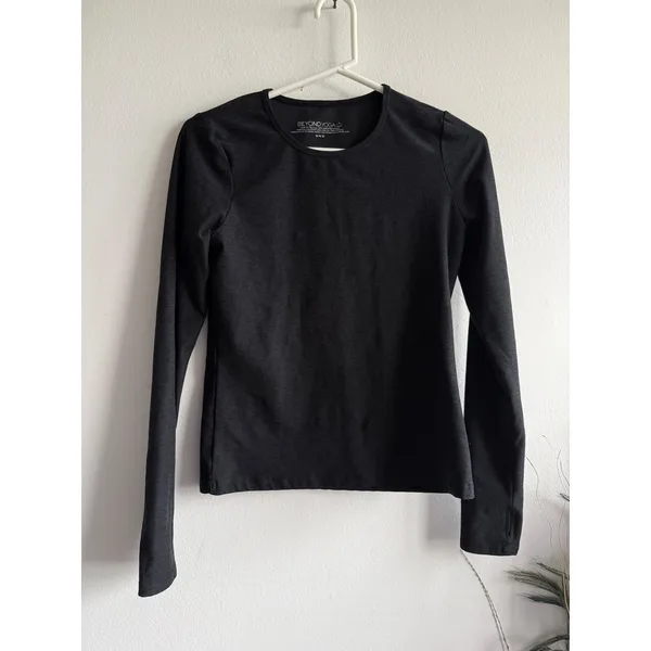 Beyond Yoga Womens Long‎ Sleeve Crew Neck Top Charcoal Gray Thumbholes Size M - Image 2