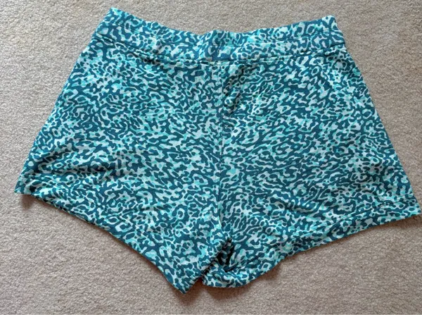 Athleta Shorts Women’s Medium - Image 2