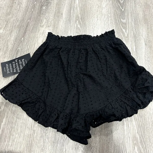 Tuckernuck Pomander Place Black Eyelet Skye Ruffle Shorts NWT Size S - Image 5