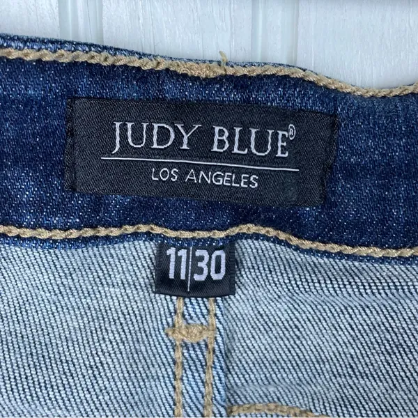 Judy Blue Jeans Boyfriend Fit Women's Size 11/30 Distressed Denim Bleach Splash - Image 6