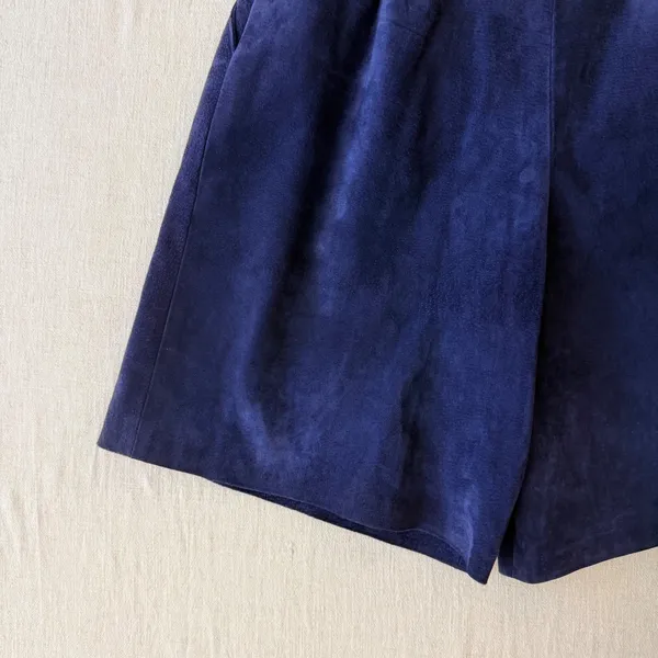 Kenar Vintage 90s High Waisted Suede Leather Pleated Shorts Women 4 Navy Blue - Image 13