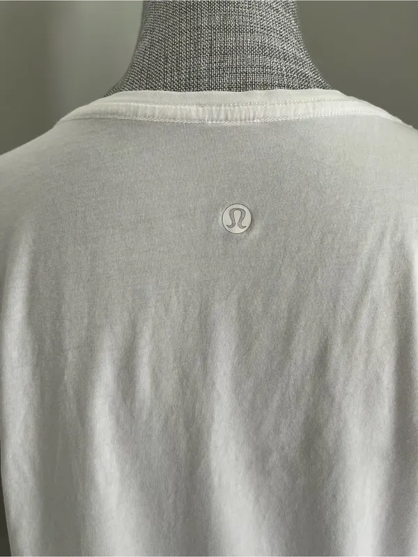 Lululemon white v neck workout tshirt - Image 4