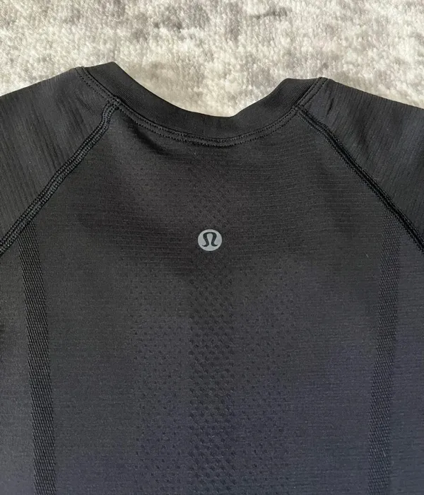 Lululemon Swiftly Tech Short Sleeve - Image 4