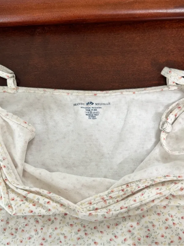 Brandy Melville Floral Print Spaghetti Strap Cami Top - White with Pink Floral - Image 2