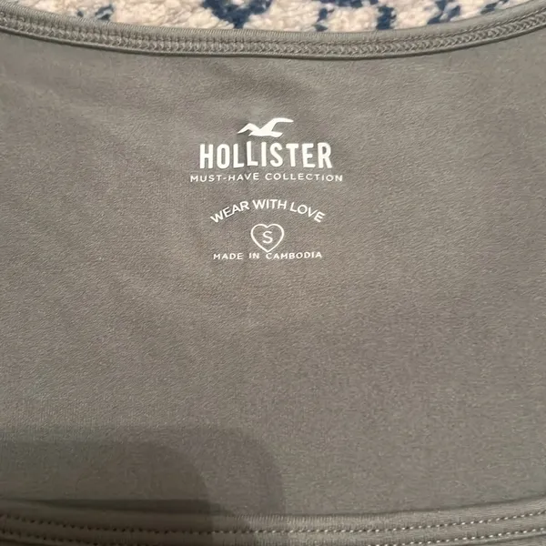 Hollister NWOT Green Seamless Square Neck Baby Tee - Image 2