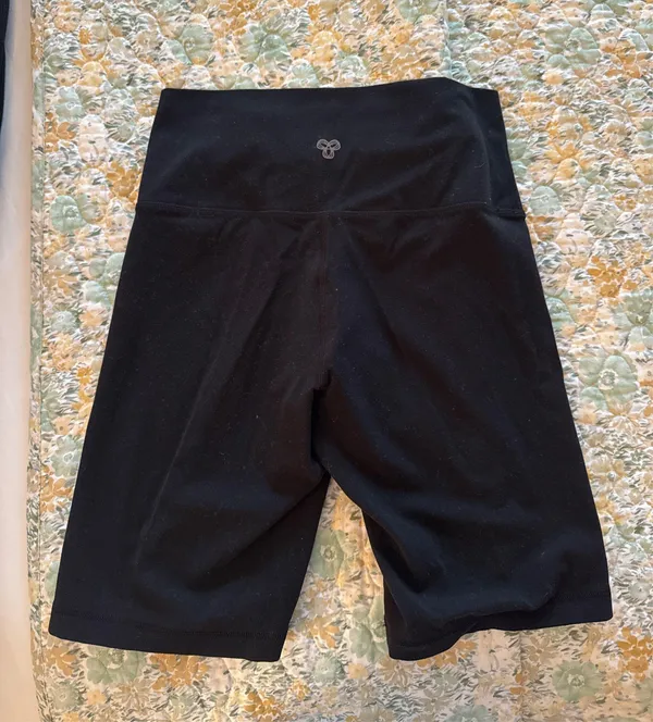 Aritzia Biker Shorts - Image 2