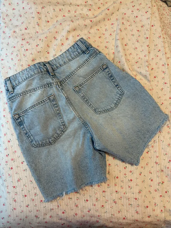 H&M Denim Shorts High-Waisted Light - Image 2