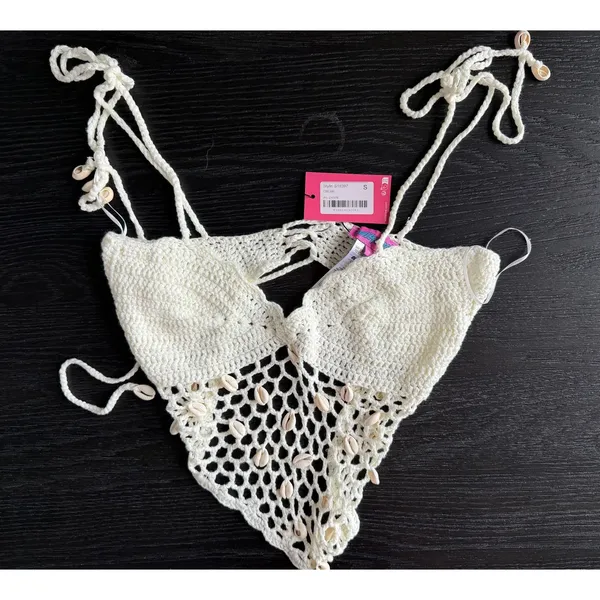 Shelley Asymmetric Crochet Top - Edikted - Image 2