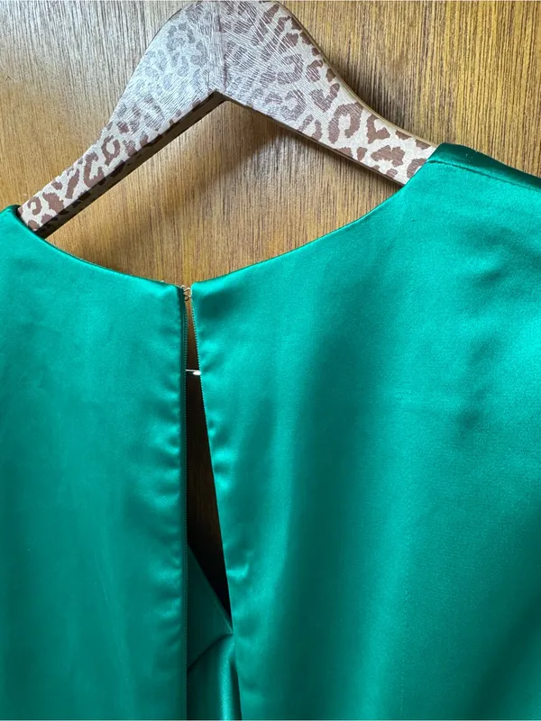 Mac Duggal Long Sleeve Empire Waist Satin Gown Maxi Dress Emerald Green 6 - Image 13