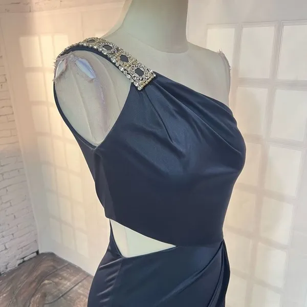 Kurt Thomas liquid blue stretch satin embellished one shoulder cutout gown - Image 4