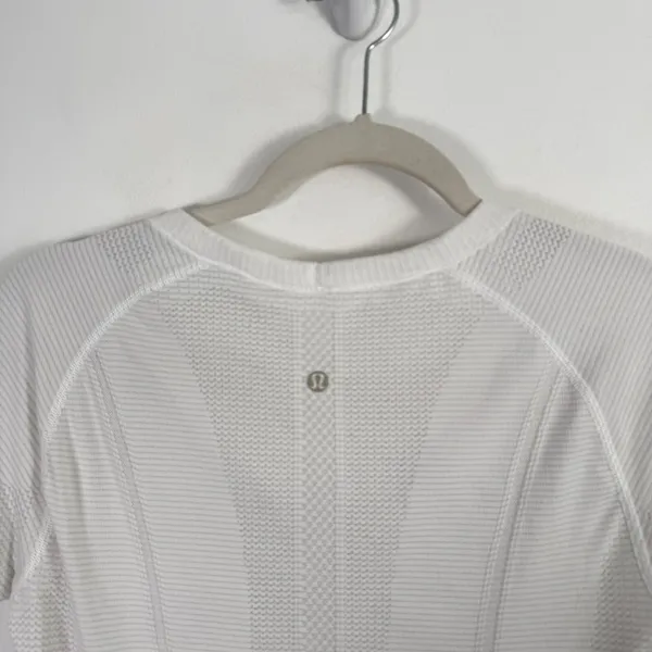 Lululemon White Swiftly Tech Short Sleeve Shirt Athletic Gym Running Womens 8 - Image 6