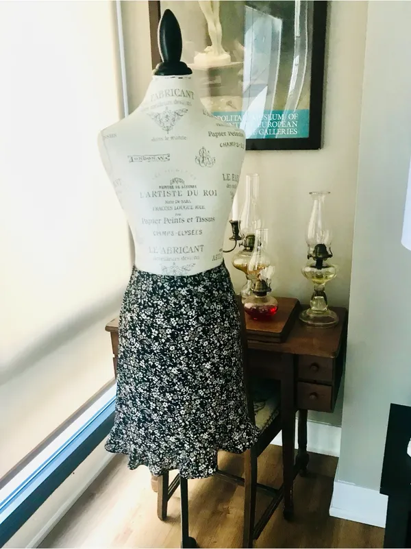 Vintage 35th & 10th Brown Floral Print Flounce Skirt with Ruffle Hem Sz S - Image 2