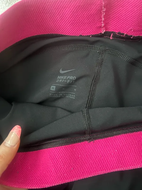 Black Nike Pros With Pink Band - Image 4