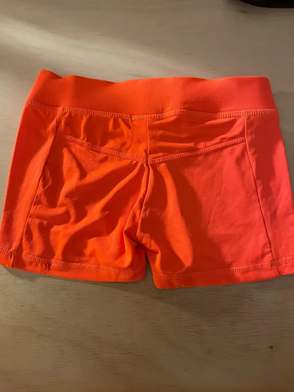 New Women’s Hooters girl Uniform Shorts Size Small with a flaw - Image 2