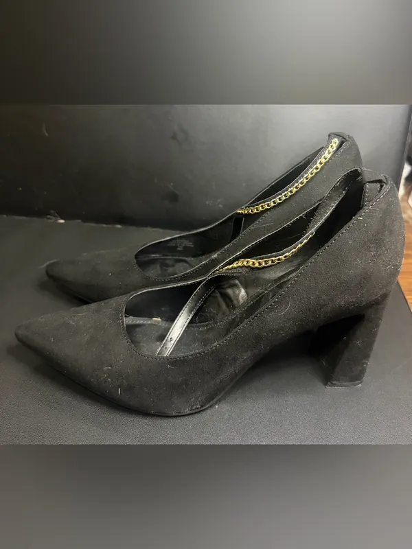 Marc Fisher Black Suede Pointed Toe Pumps with Chain Detail - Image 5