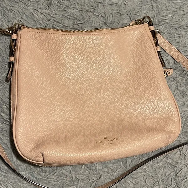 Great Condition,  crossbody purse - Image 3