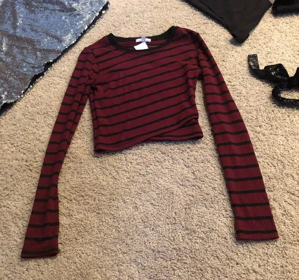 Urban Outfitters Black and maroon striped crop long sleeve - Image 2