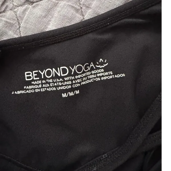 Beyond Yoga Hearts PowerShine Double Back Bra in Black Size Medium - Image 5