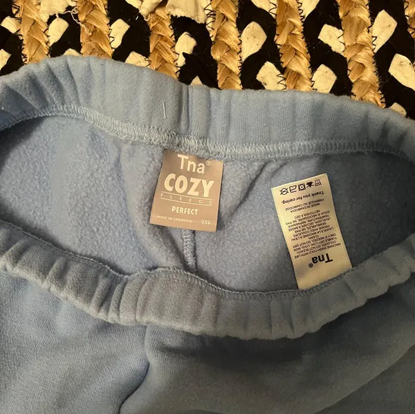 Aritzia TNA Shorts - Image 3