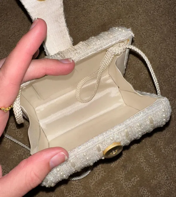 white beaded crossbody purse - Image 3