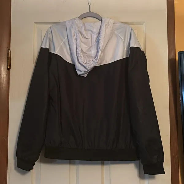 Nike Windbreaker size medium - Image 6