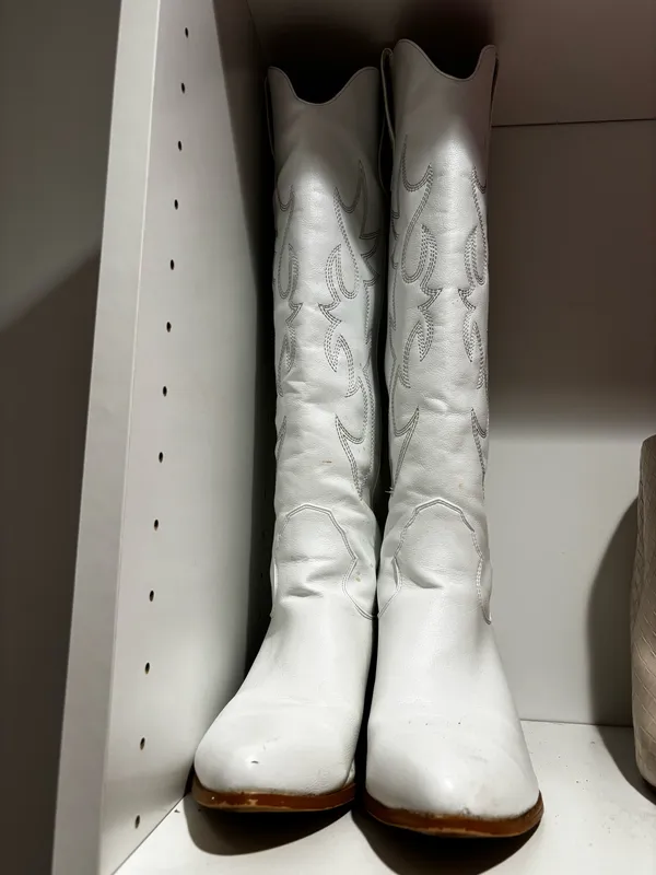 White Cowgirl Amazon Boots - Image 2